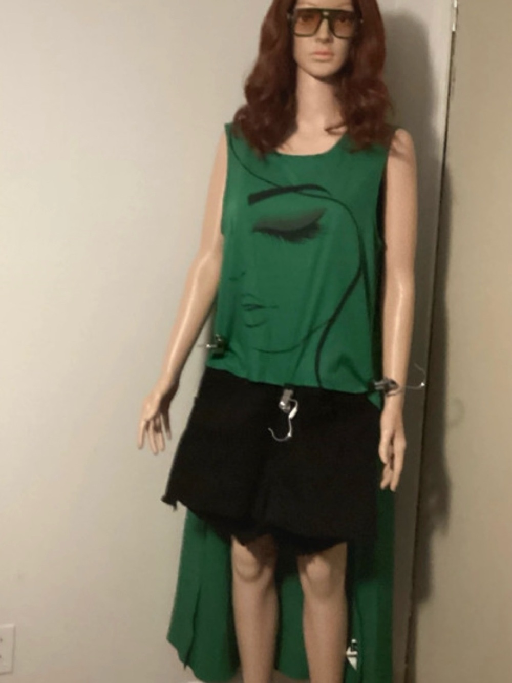 Abstract Face Print Sleeveless A-Line Front Short Back Long Women Shirt XL